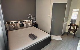 Bed'S Friend